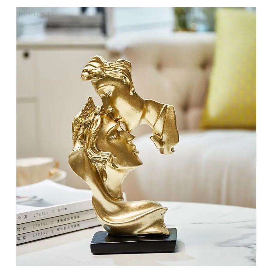 Sweet Kiss - Pannkyssande älskande staty