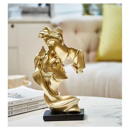 Sweet Kiss - Pannkyssande älskande staty