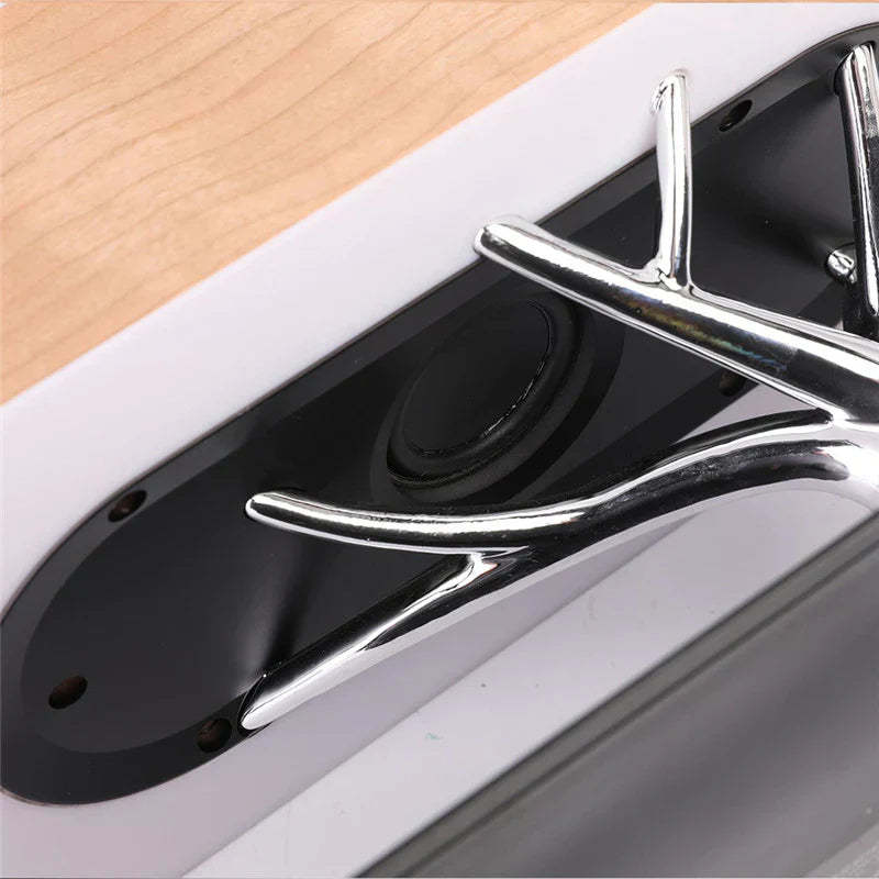 Skrivbordslampa med högtalare och trådlös laddare