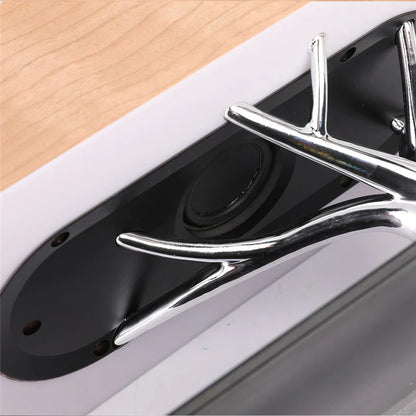 Skrivbordslampa med högtalare och trådlös laddare