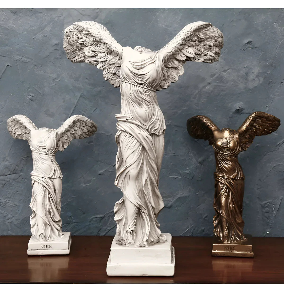 Carvallo - Vingad seger Skulptur för konstnärliga utrymmen