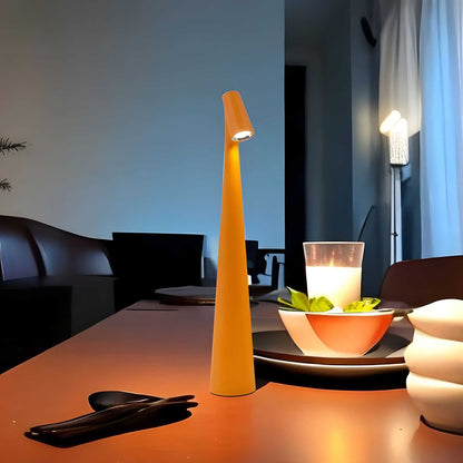 LunaSlim Elegant Bordslampa med Trådlös Funktionalitet