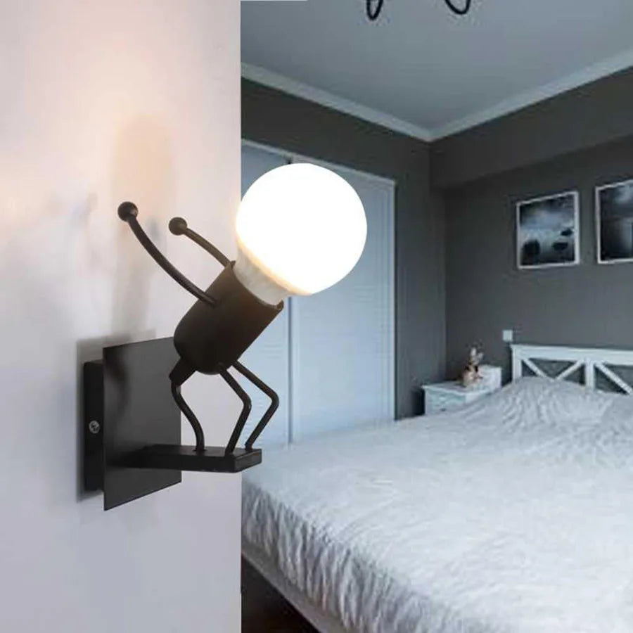 RobotGlow - Kreativ Robot Vägglampa i Industriell Stil