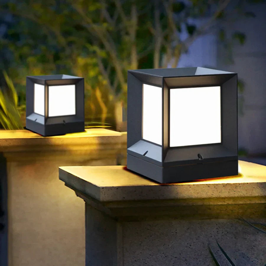 LumiPillar - Utomhus Stående Lampa för Portar och Infarter