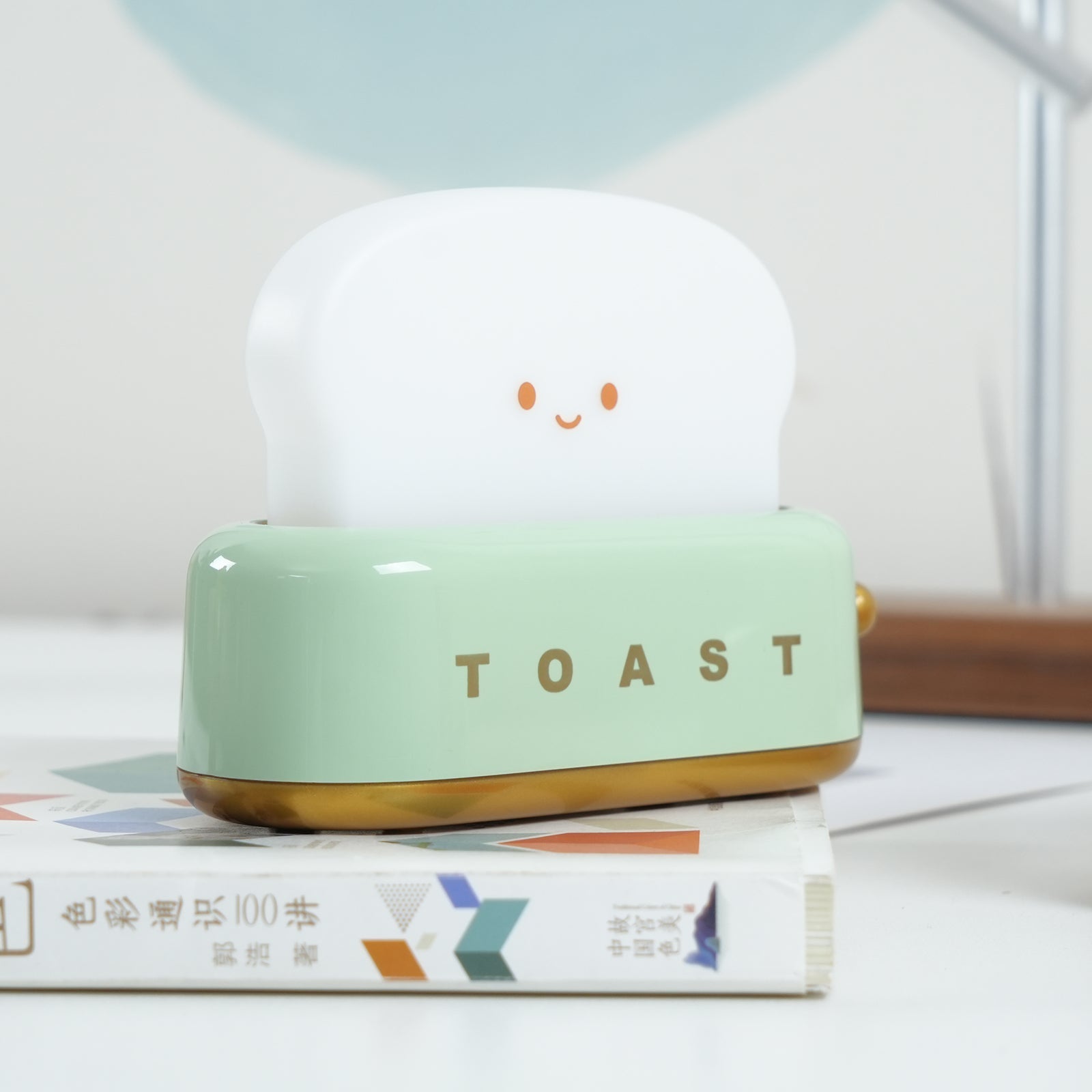 GlowToast Lampa – Bärbar Bröd-Toast Cartoon LED Nattlampa