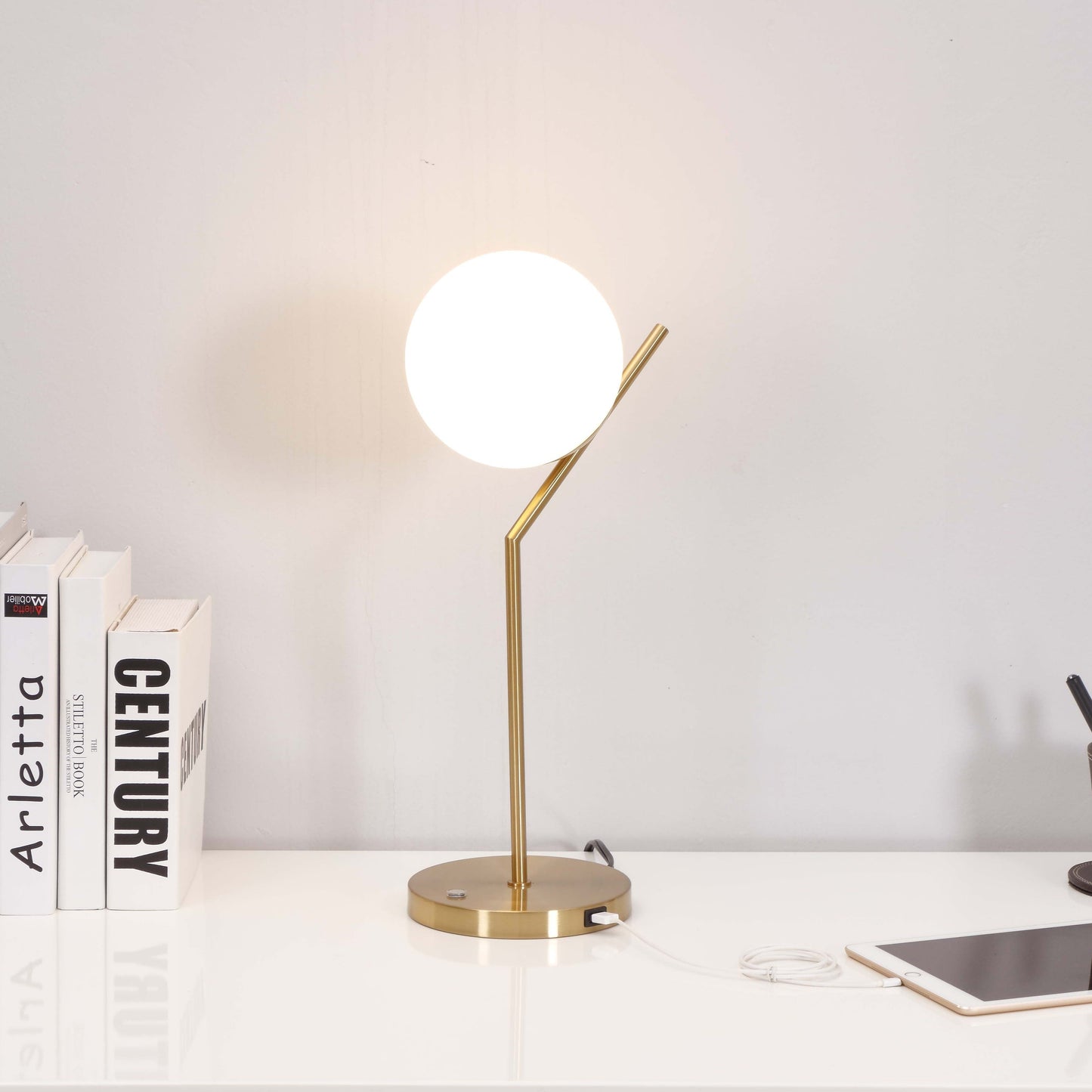 GlowTouch Bordslampa - Modern och Stilig LED Lampa