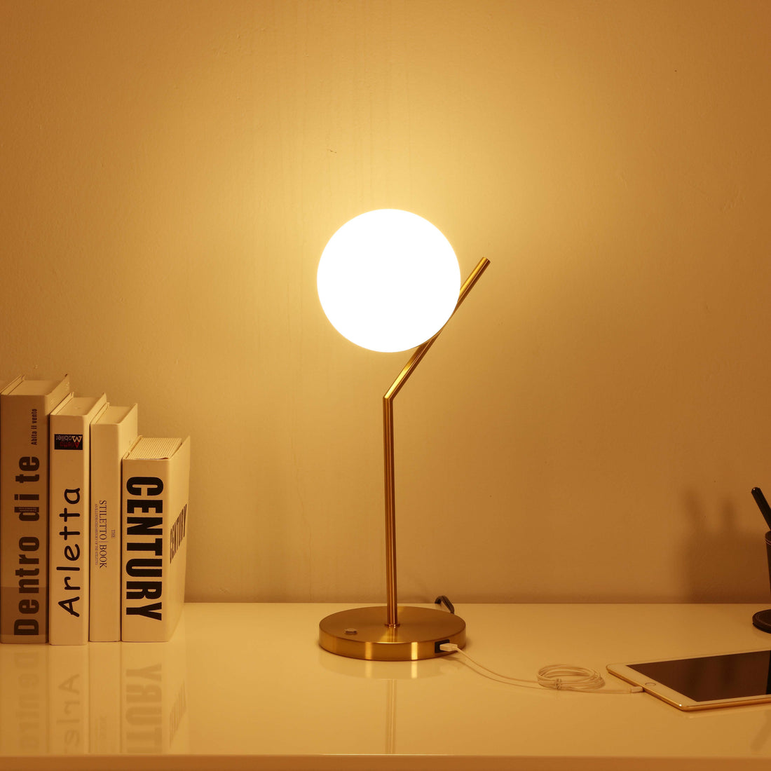 GlowTouch Bordslampa - Modern och Stilig LED Lampa