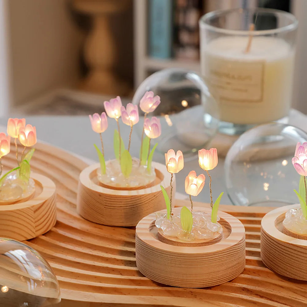 GlowTulip - LED Bordslampa – Elegant Dekorativ Belysning för Sovrum &amp; Vardagsrum
