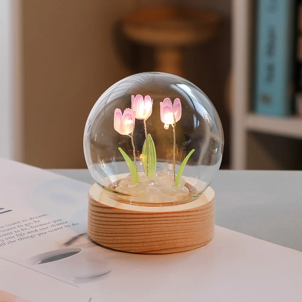 GlowTulip - LED Bordslampa – Elegant Dekorativ Belysning för Sovrum &amp; Vardagsrum