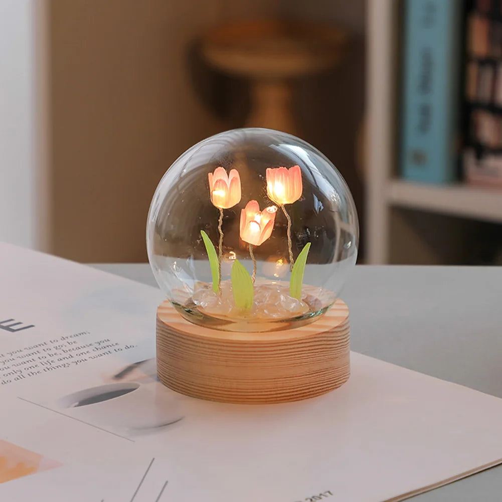 GlowTulip - LED Bordslampa – Elegant Dekorativ Belysning för Sovrum &amp; Vardagsrum