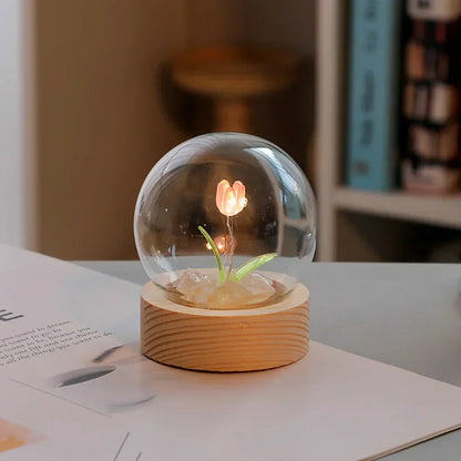 GlowTulip - LED Bordslampa – Elegant Dekorativ Belysning för Sovrum &amp; Vardagsrum