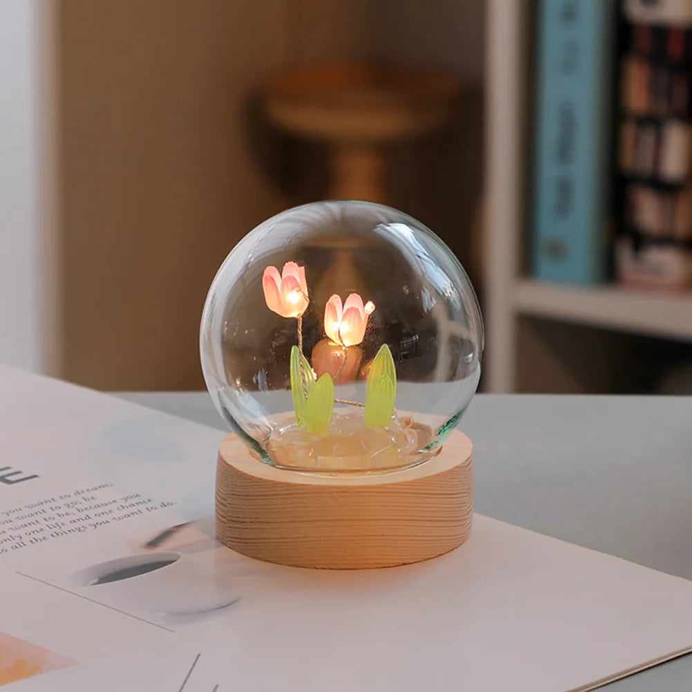 GlowTulip - LED Bordslampa – Elegant Dekorativ Belysning för Sovrum &amp; Vardagsrum