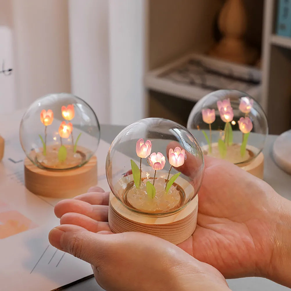 GlowTulip - LED Bordslampa – Elegant Dekorativ Belysning för Sovrum &amp; Vardagsrum
