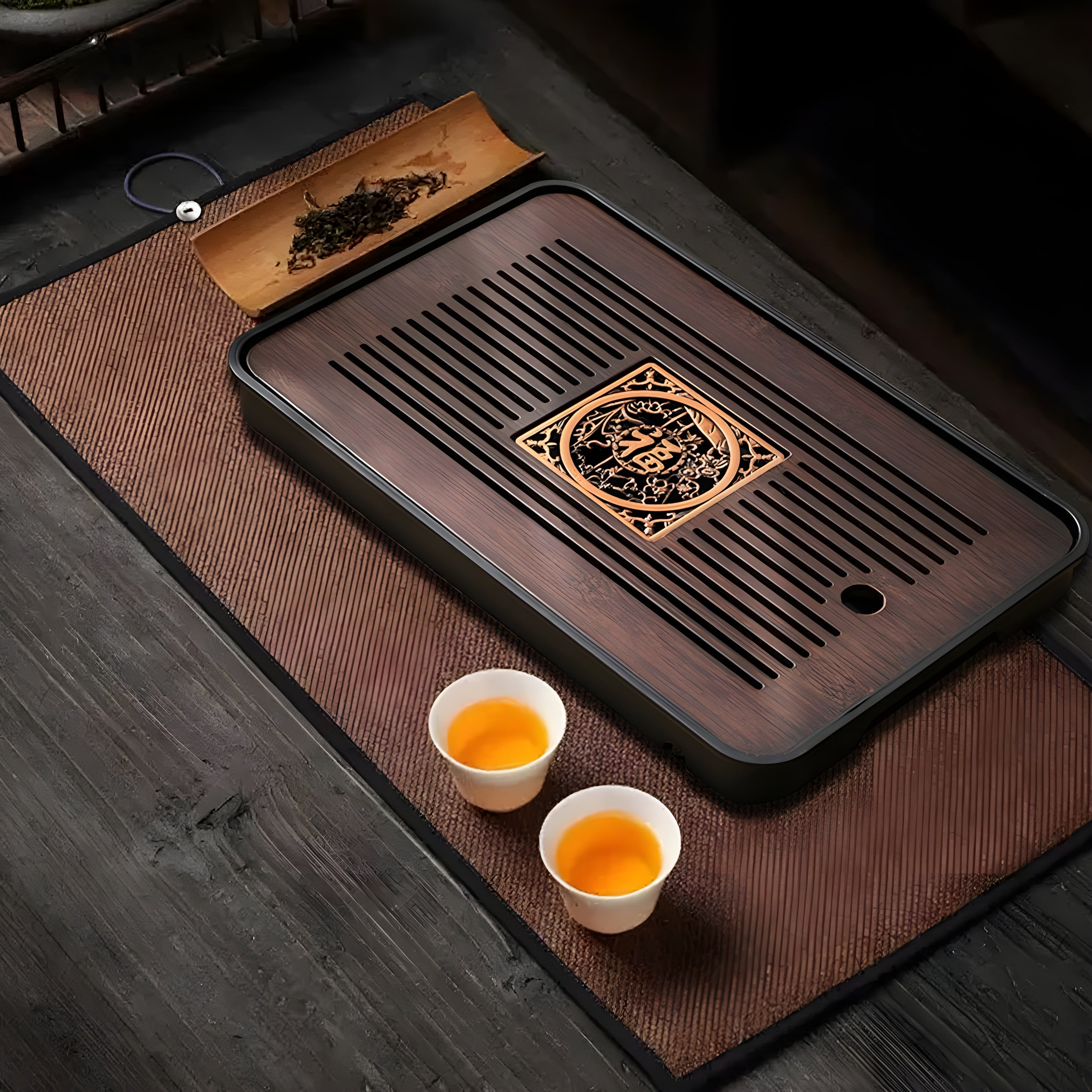 Enkel Kungfu Bambuste Tray med Vattenavledningsdesign