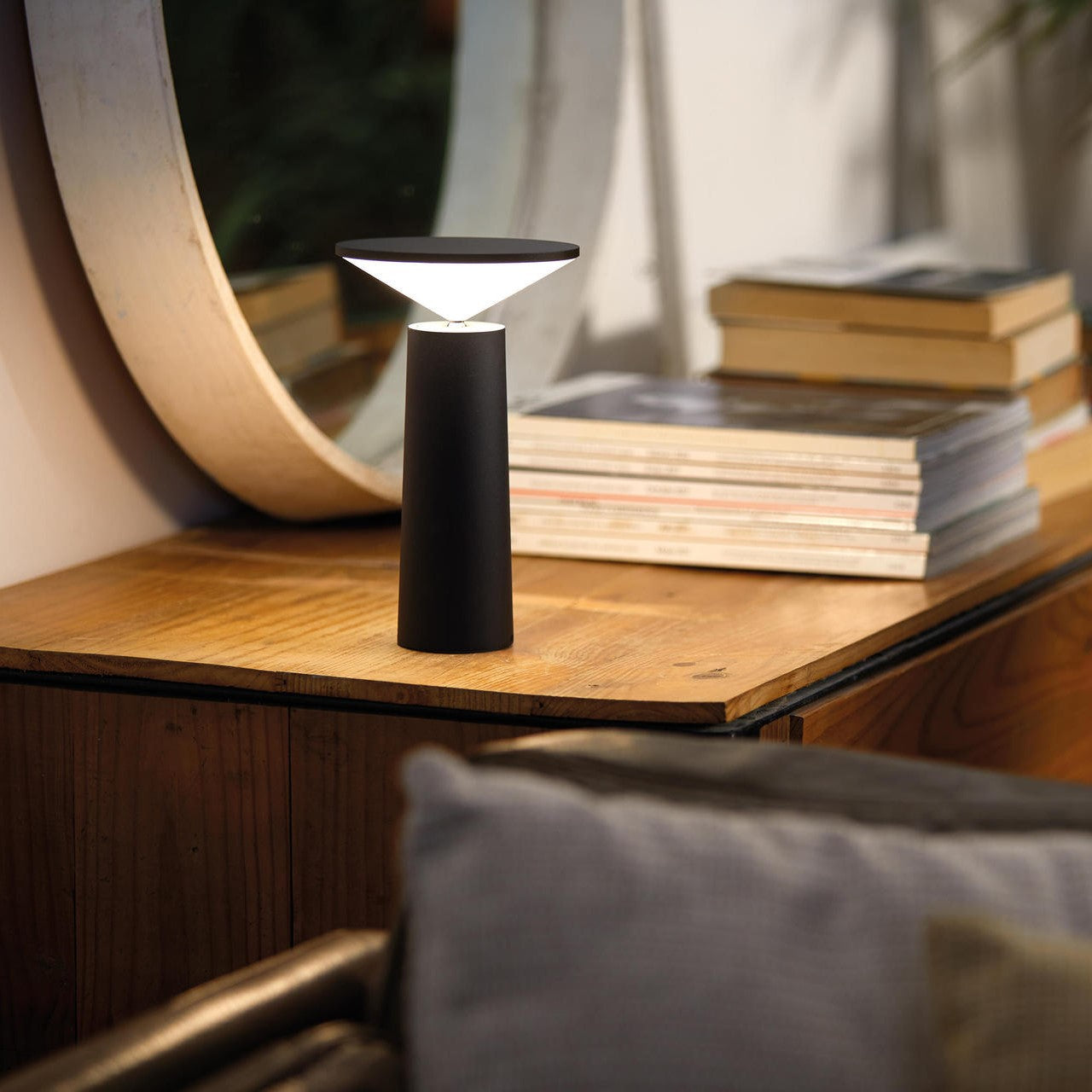 GlowPort – Mångsidig LED-lampa med flexibel design