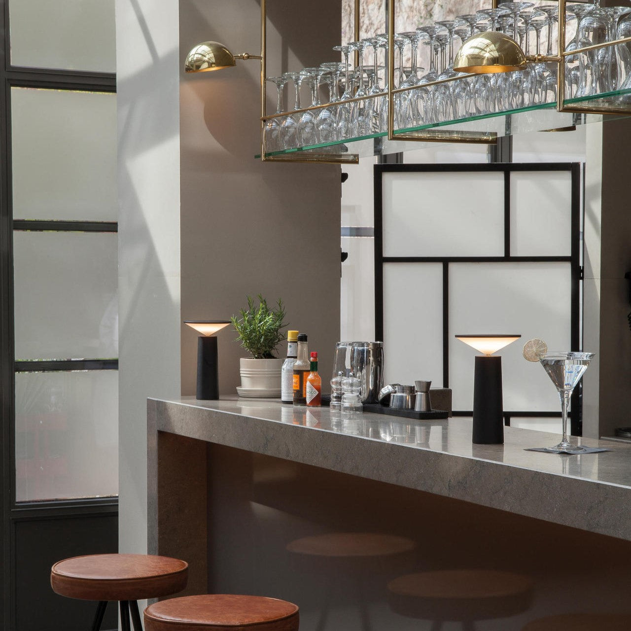 GlowPort – Mångsidig LED-lampa med flexibel design