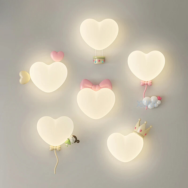 LoveLicht - Rosa Kronmoln Hjärtdesign LED Sänglampa
