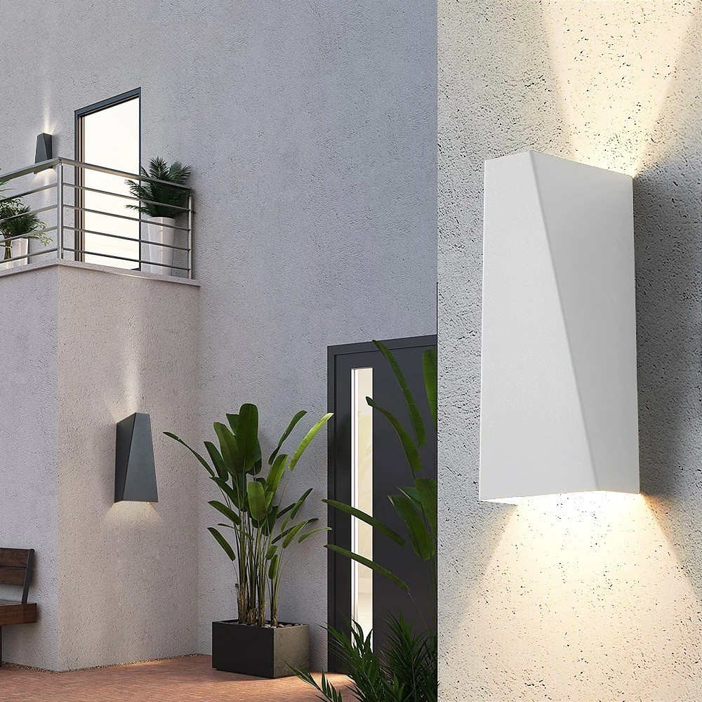 GlowHorizon Light – Nordskt Aluminium Up- och Down-LED-ljus