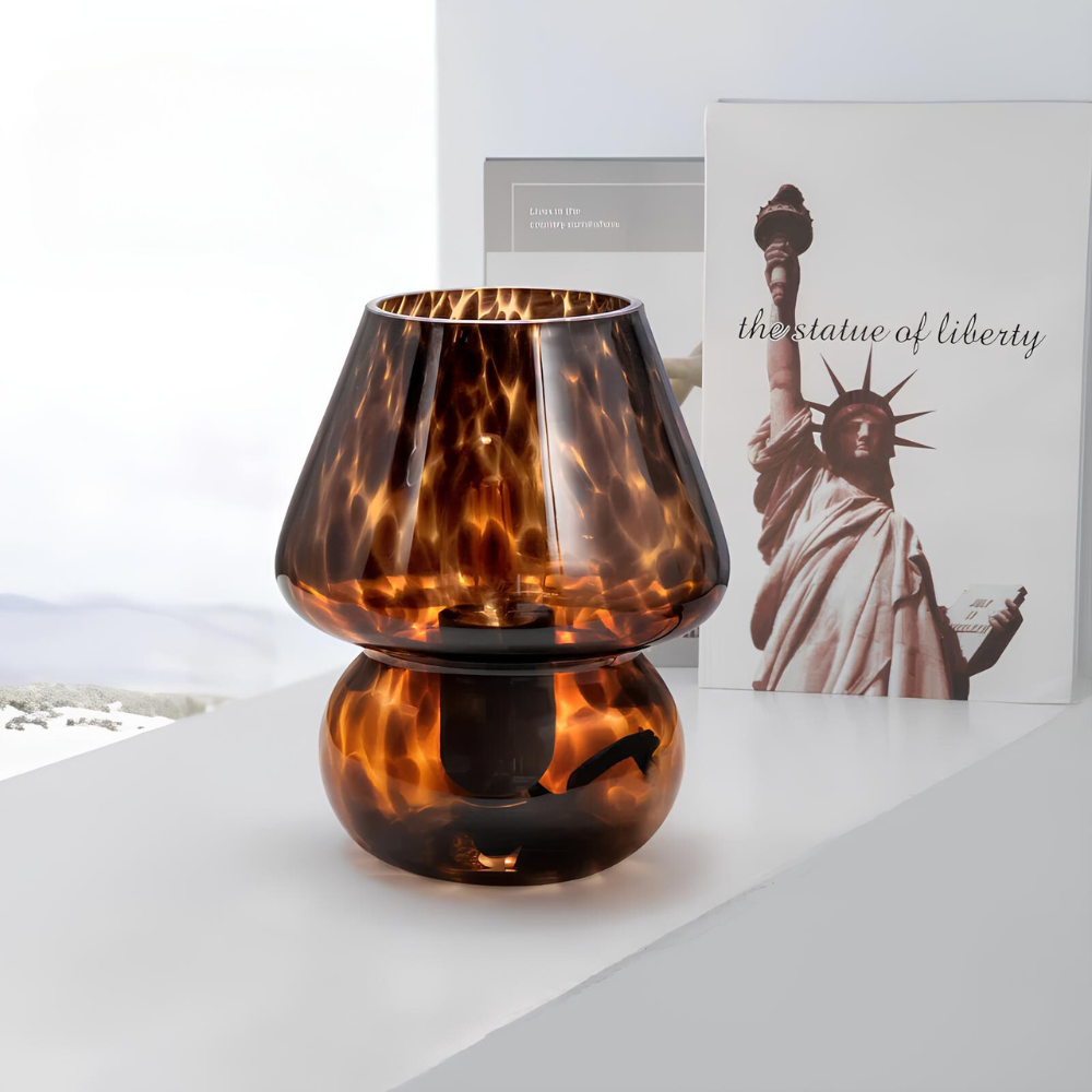 Sarah Elegante Handblåst Bordslampa för en Stämningsfull Inredning