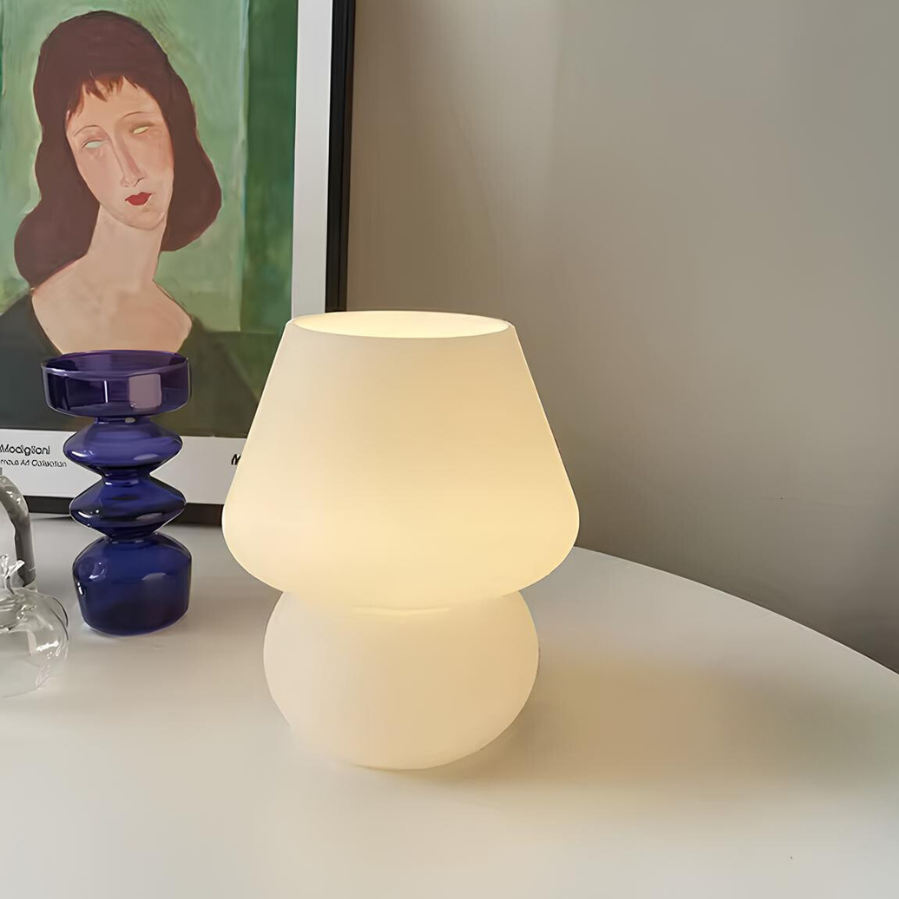 Sarah Elegante Handblåst Bordslampa för en Stämningsfull Inredning