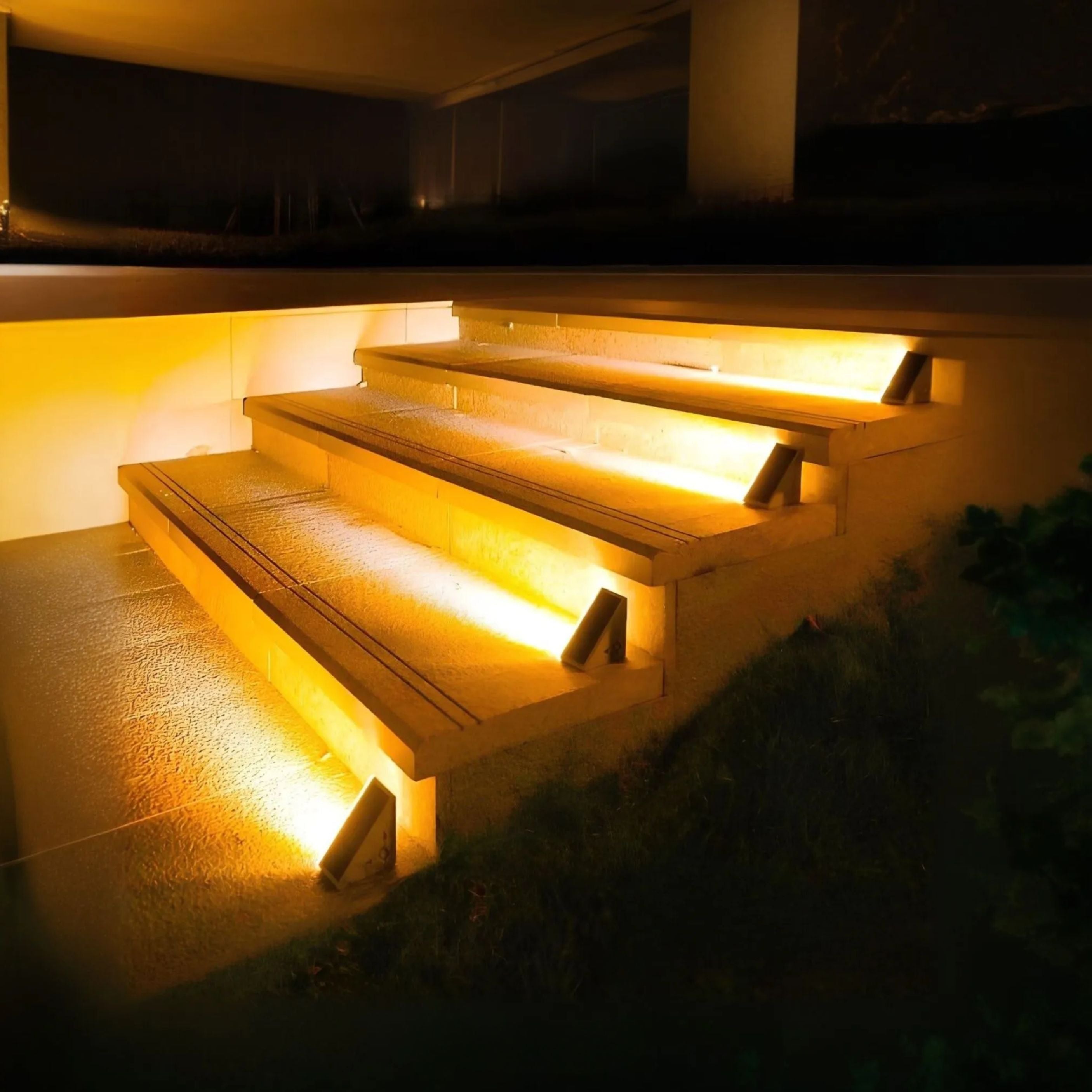 GlowPath – Solcellsdrivna steg- och trappbelysning| 1+1 Gratis