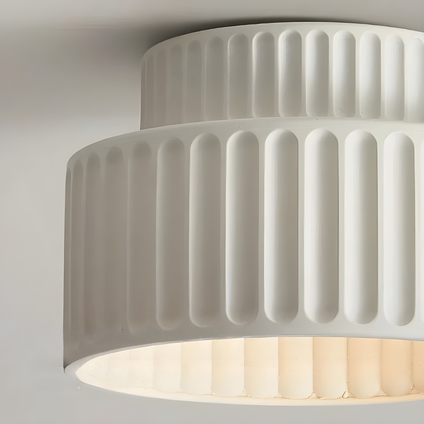 LED-taklampa i kräm - Mjukt ljus för en mysig boendemiljö