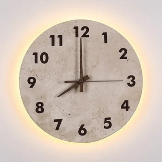 Carvallo – Klassisk runt väggur med snygga siffror och tyst kvartsmekanism