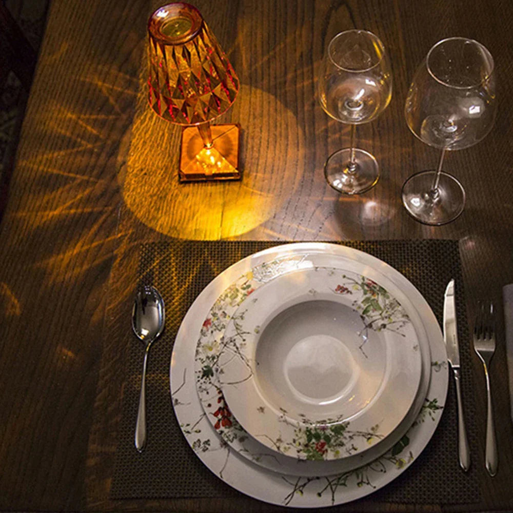 CrystalGlow - Dimbar Akryl Bordslampa med Luksuriöst Ljusspel för Vardagsrum och Sovrum