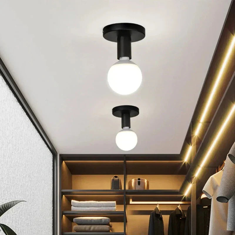 RetroGlow – Justerbar retro taklampa med modern charm