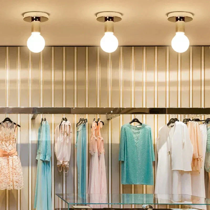 RetroGlow – Justerbar retro taklampa med modern charm