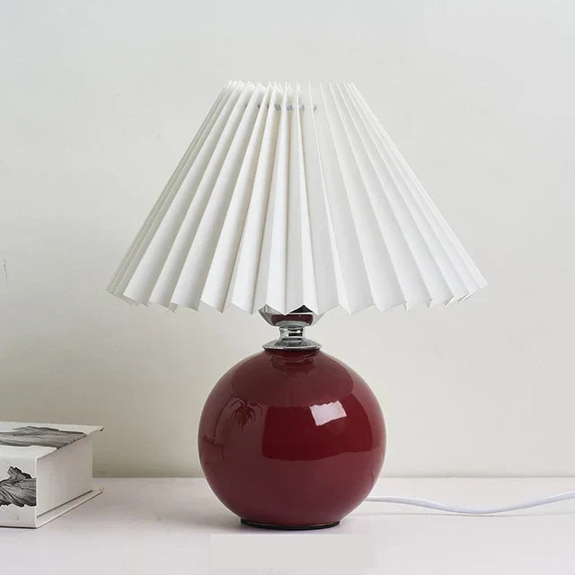 Luminous Heritage: Vintage Bordslampa med Fållad Skärm – Elegant Antik Retro Nattduksbordsbelysninglösningar