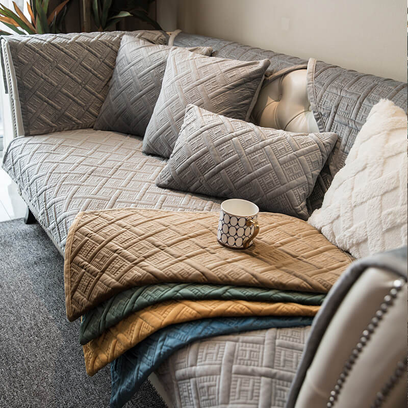 Vintage Mörk Kviltad Sammet Represistent Sofföverdrag