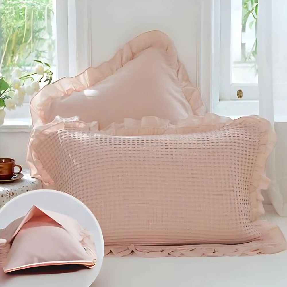 Texturerade Bomullskuddfodral – Våffelväv med Romantiska Volanger