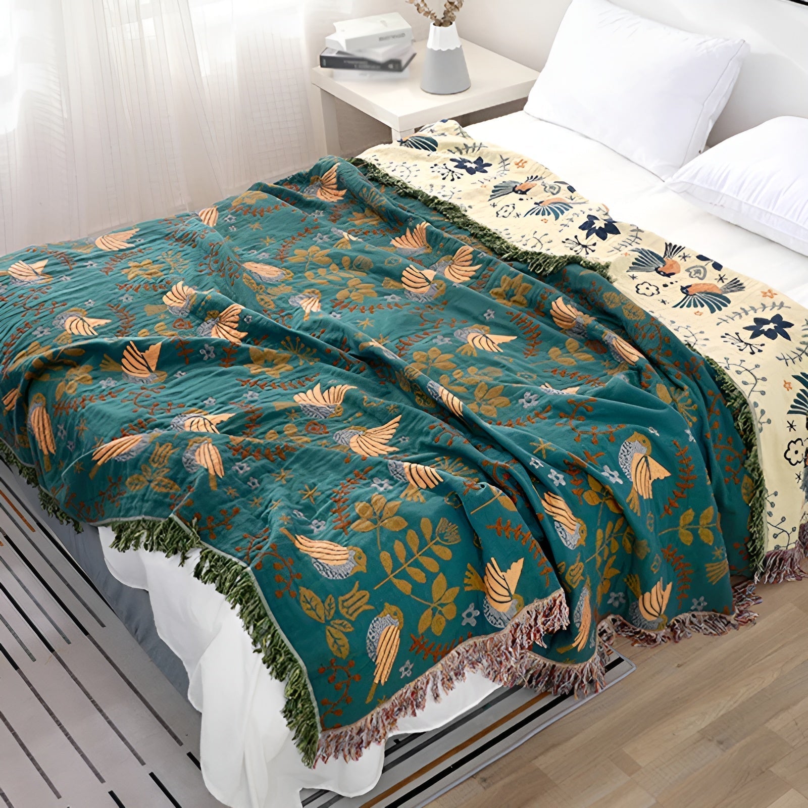 Vändbar Boho-filt – Broderad naturinspirerad mysfilt för stil och komfort