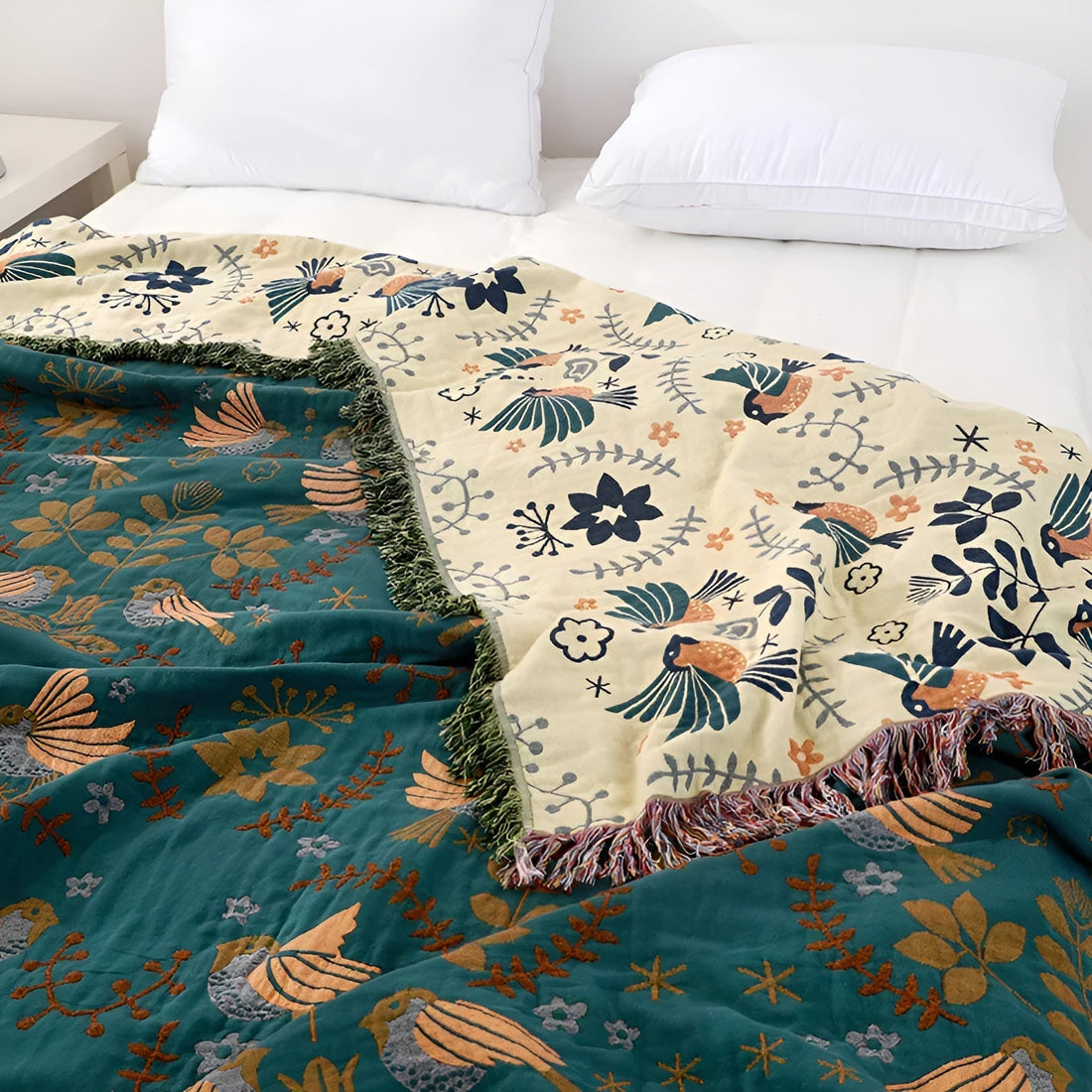 Vändbar Boho-filt – Broderad naturinspirerad mysfilt för stil och komfort