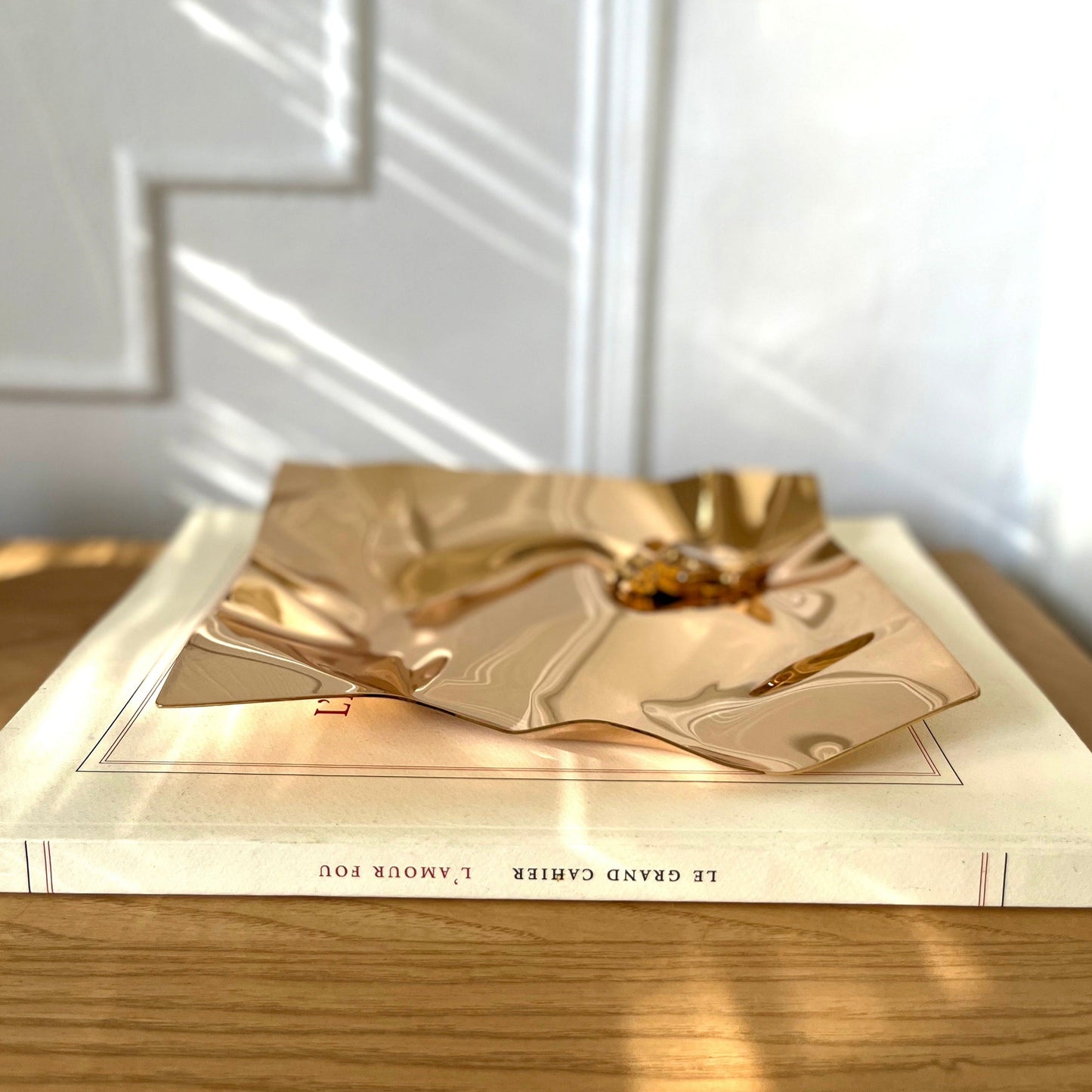 Carvallo – Lyxig rostfri stålhållare med unik skrumpen design