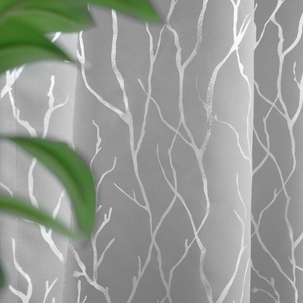 Viskande Skog Åder Svart Gardin