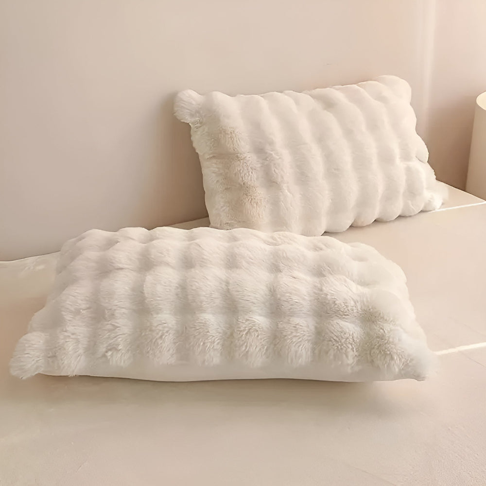 Lyxig faux fur kuddöverdrag – mjuk beröring, vinterredo design