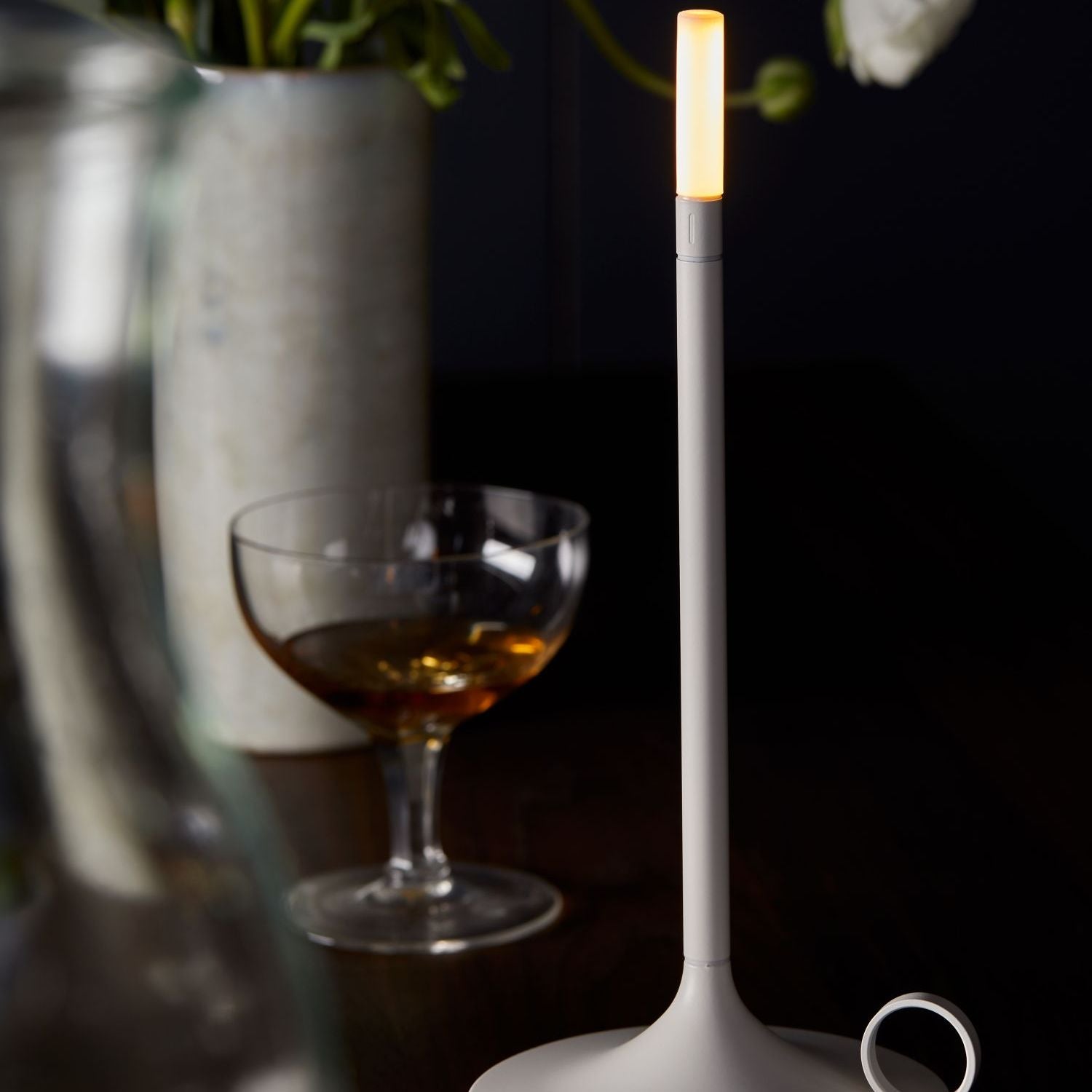 Bordslampa Med Brassy Finish LED Uppladdningsbar Lampa