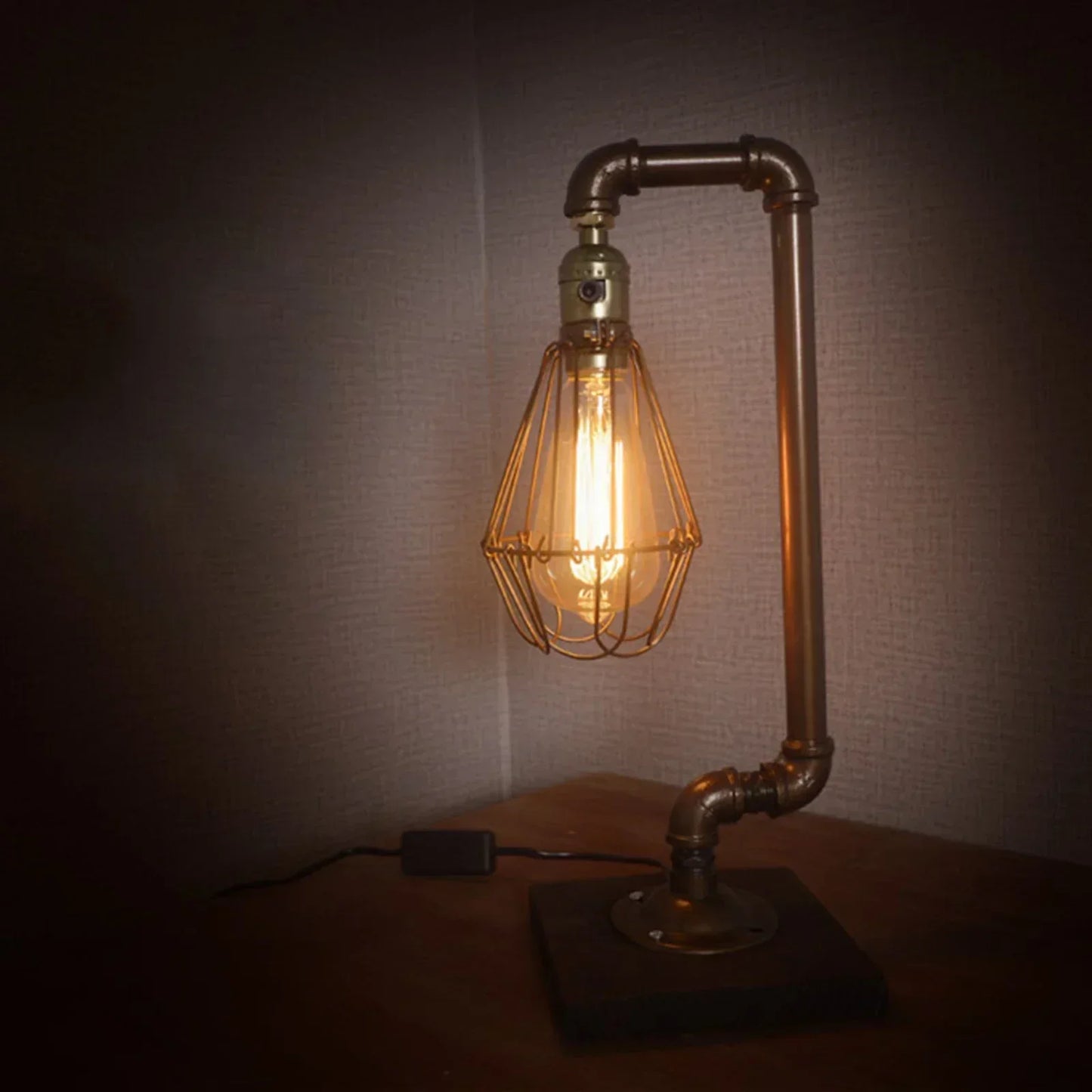 LumiVintage – Industriell Vintage Metallbordslampa, Retro Loft-design för Vardagsrum, Kontor och Sovrum