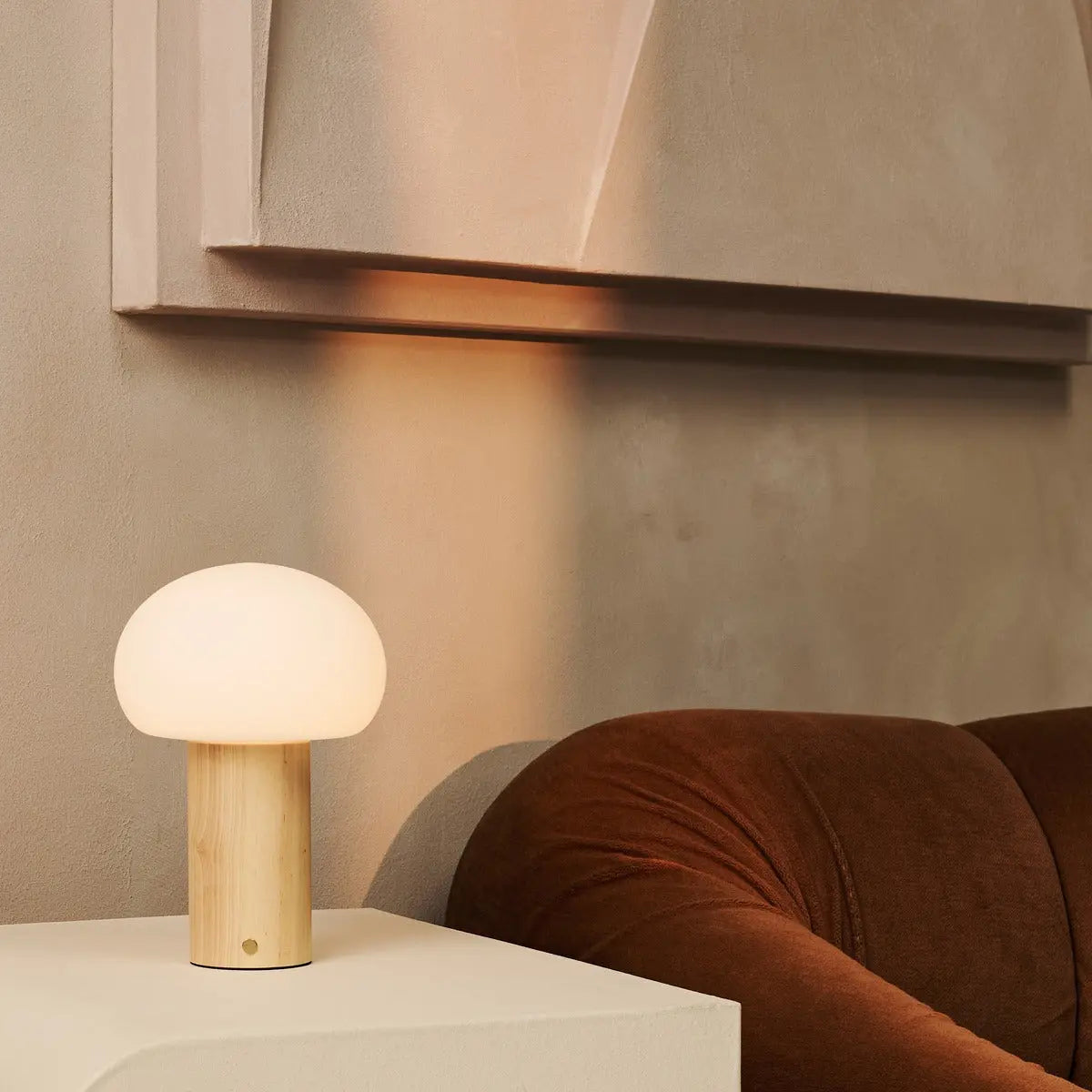 Lumari Senso | Dimbar bordslampa i trä och glas med batteri