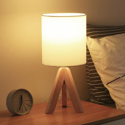 H Houten Driepoot Tafellampa med Linne Skärm LED
