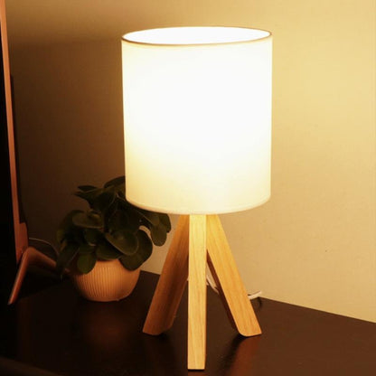 H Houten Driepoot Tafellampa med Linne Skärm LED