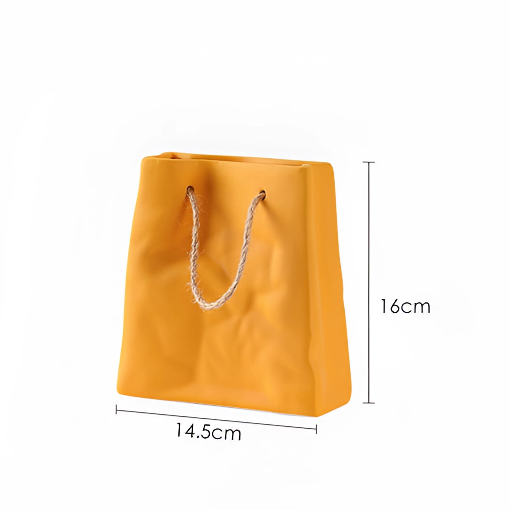 Tidlösa keramikvasdesign i stil med en shoppingkorg – Elegant vas för torkade blommor