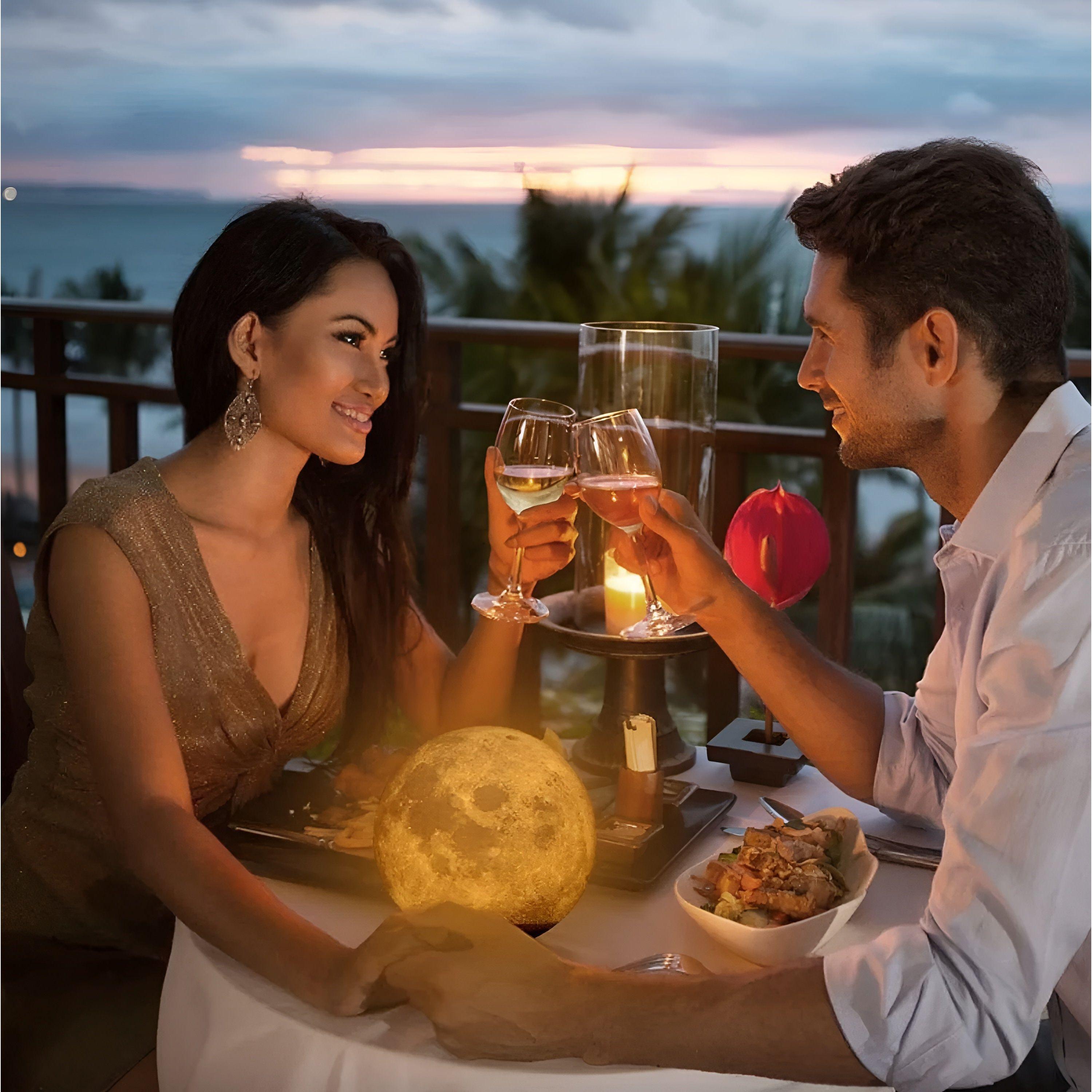 MoonRise – Svävande månlampa med touch-kontroll för en magisk hemmastämning