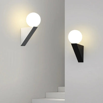 LuminoTone - Modern Duo-Tone Vägglampa med Mjölkglas