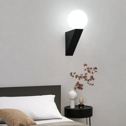 LuminoTone - Modern Duo-Tone Vägglampa med Mjölkglas