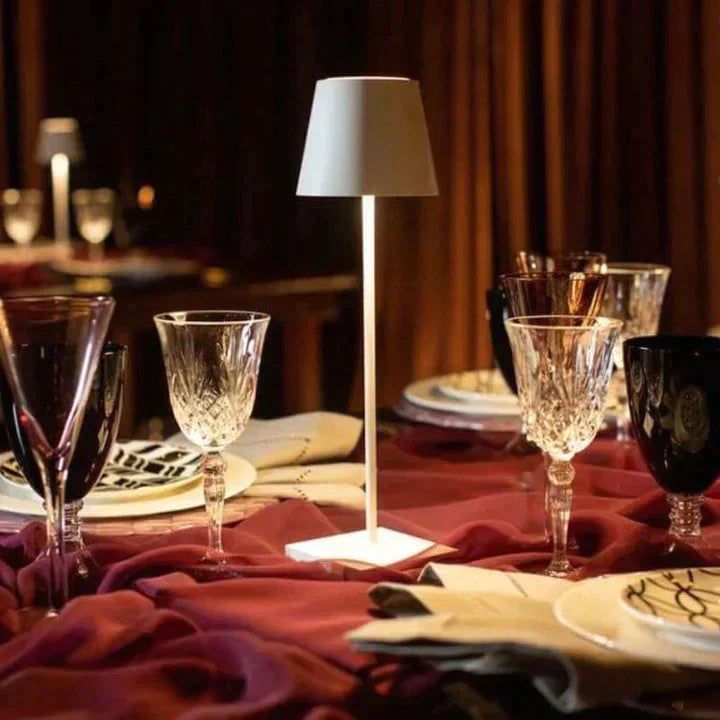 LuxoLite - Elegant trådlös bordslampa