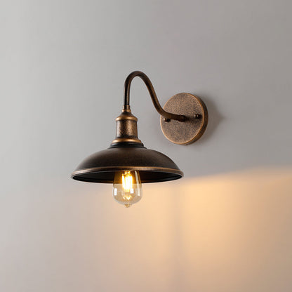 Väderbeständig utomhusbowl-lampa med rustik mässingsfinish