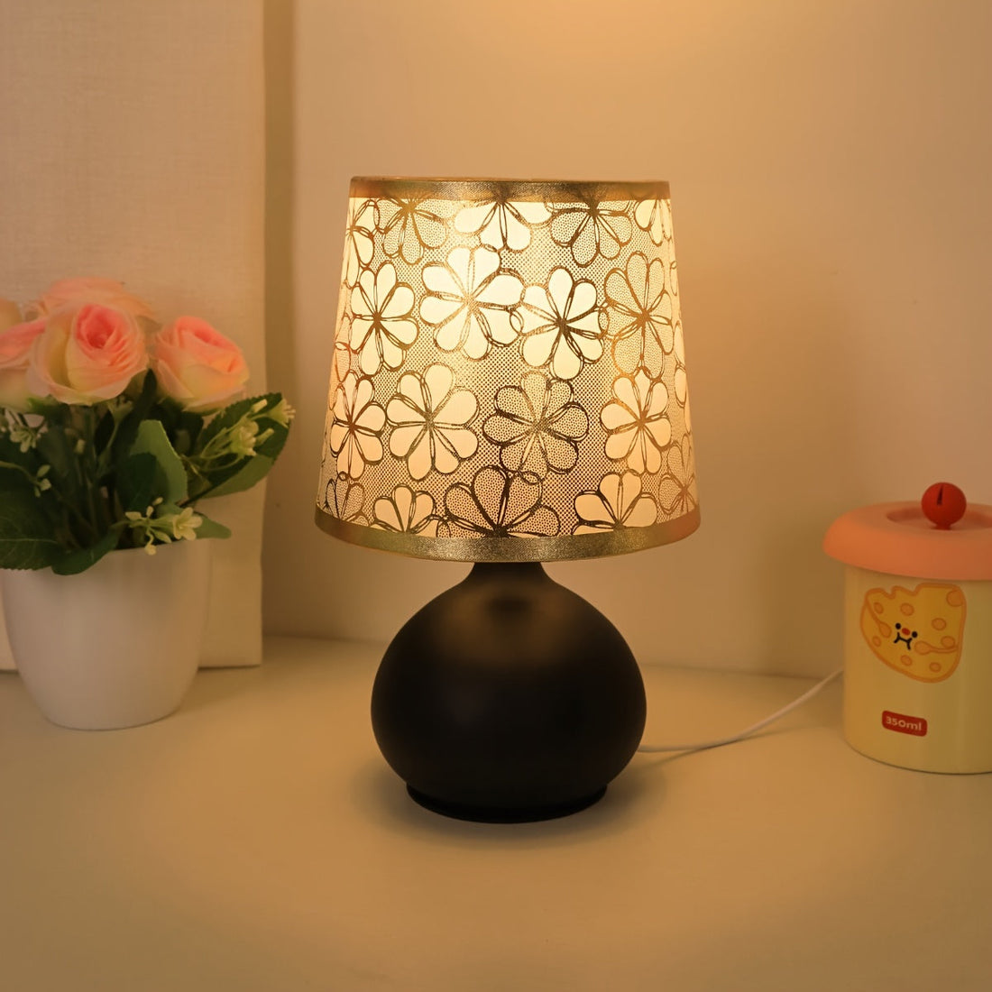 RetroLampa - Modern Skandinavisk Tygbordslampa med Metallfot USB